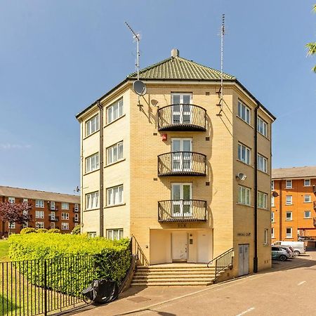 Apartamento Stunning Aparment In Canada Water Londres Exterior foto