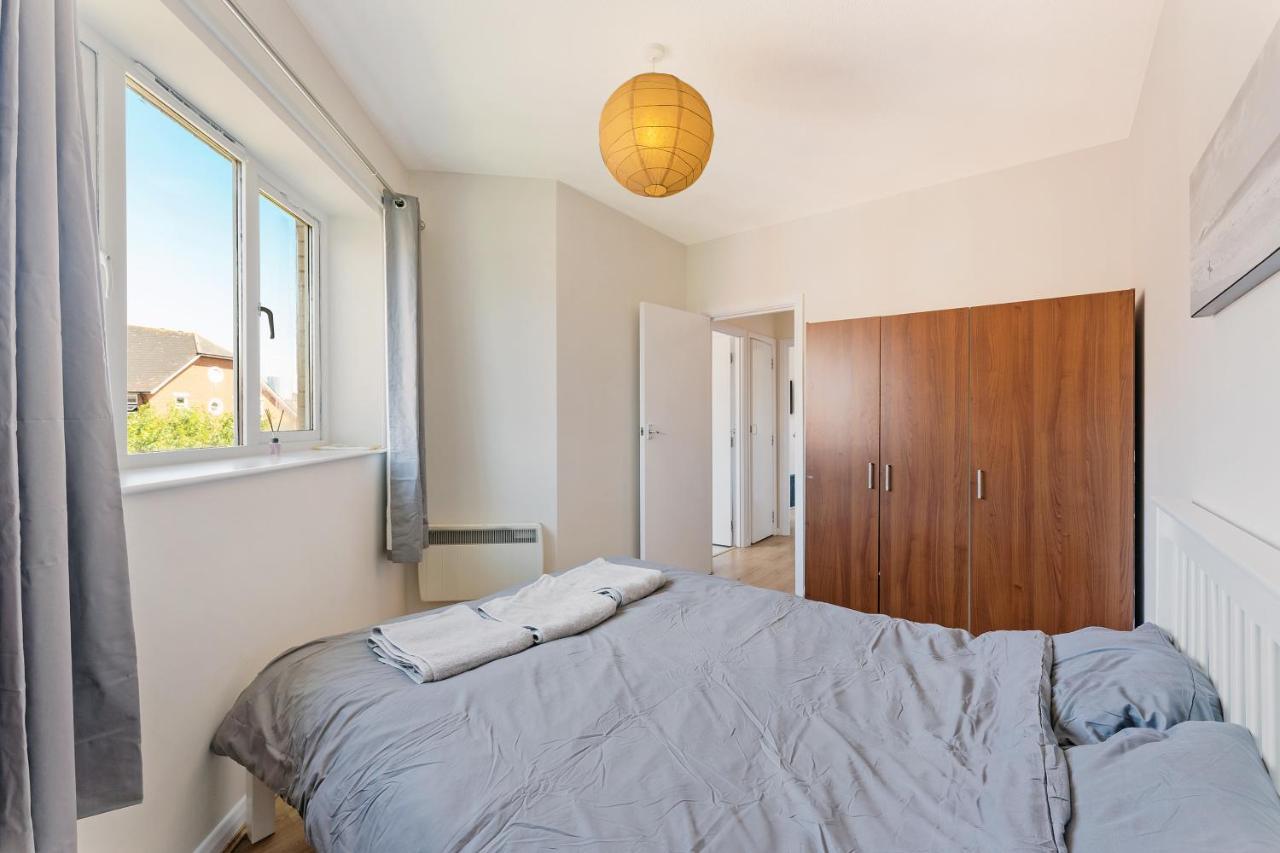Apartamento Stunning Aparment In Canada Water Londres Exterior foto